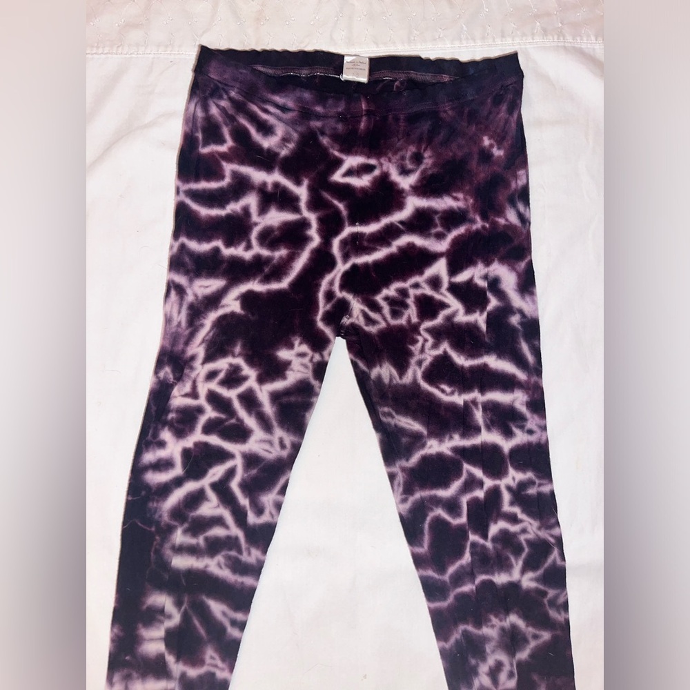 Purple tie dye leggings